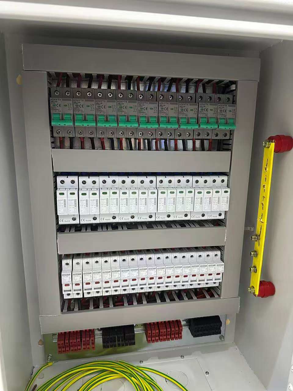 Comhroinnt pictiúr suiteála ó chustaiméir